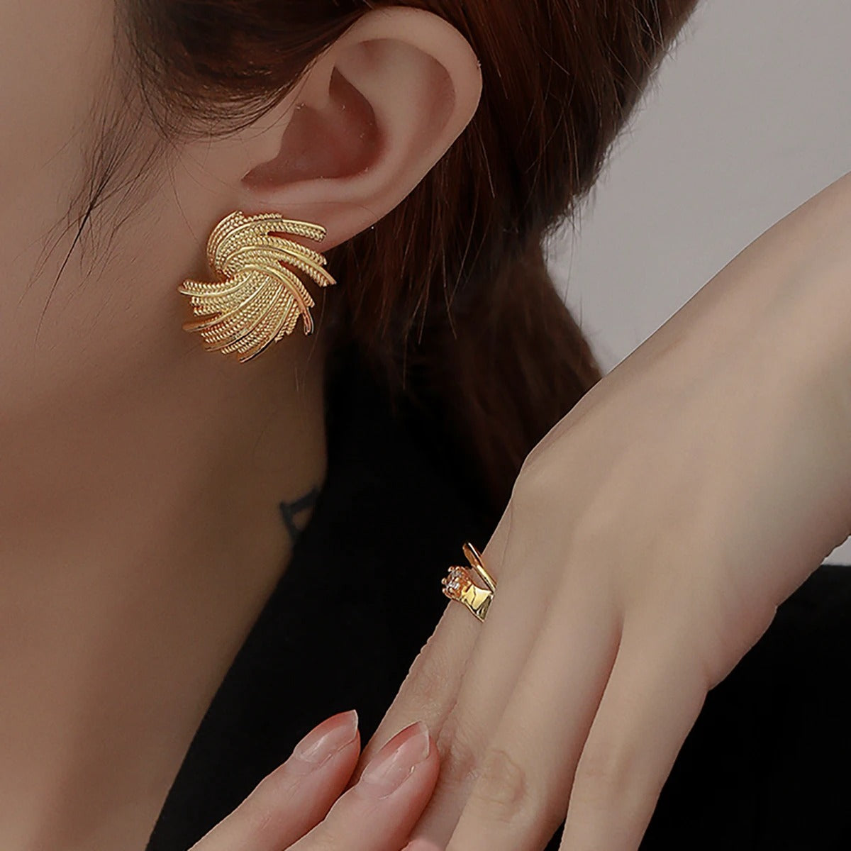 Metal Twist Big Geometric Earrings Unique Gold Color Drop Earrings Women New Fashion Jewelry 2025