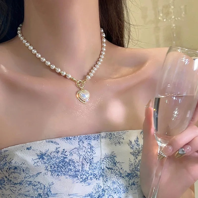 Imitation Pearls Clavicle Chain Choker Fashion Gold Color Love Heart Pendant Necklace for Women Simple Party Jewelry Gifts