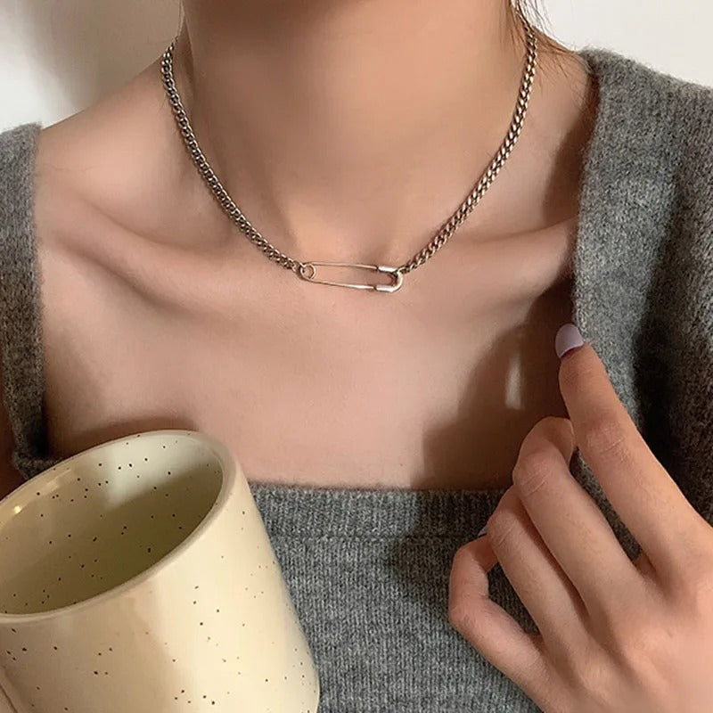 Stamp Sweater Necklace INS Fashion Vintage Elegant Charm Simple Pin Design Party Jewelry Gifts for Women