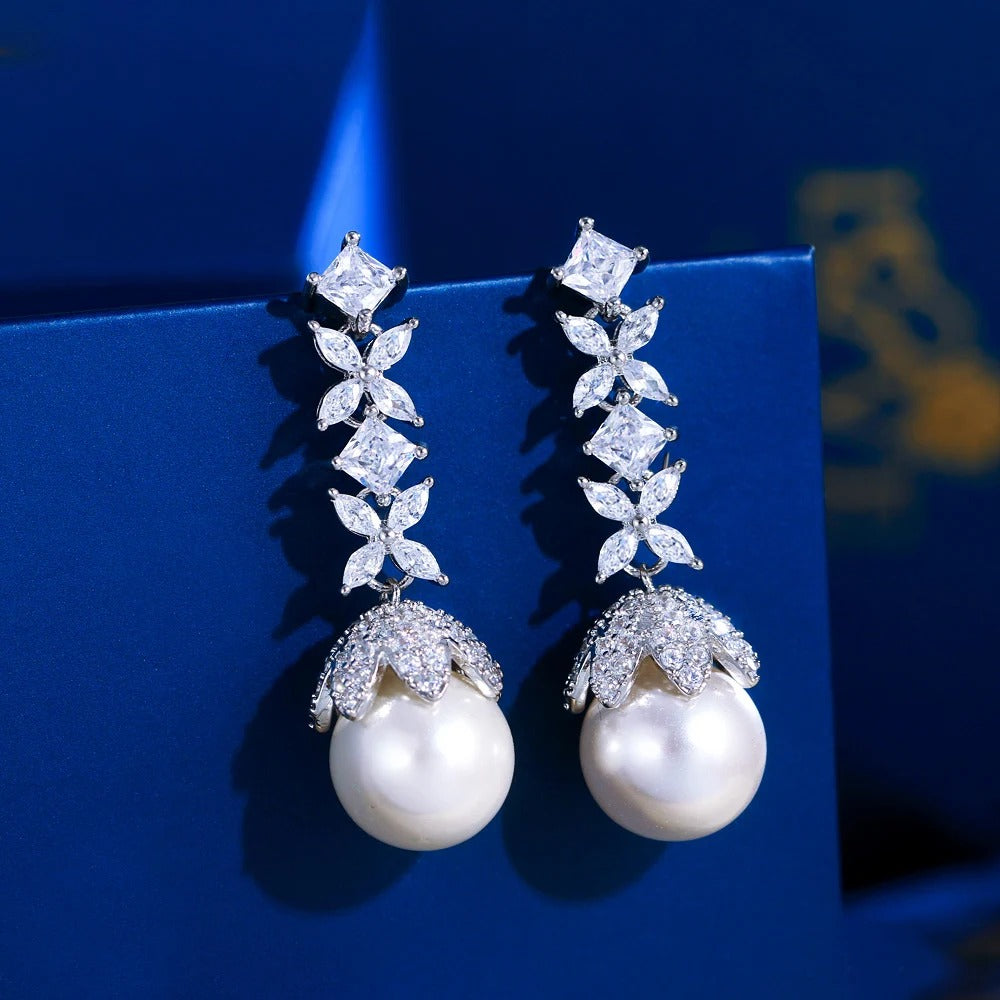 CWWZircons Elegant White Cubic Zirconia Leaf Shape Long Dangle Drop Pearl Earring for Women Festive Bridal Wedding Pageant CZ773