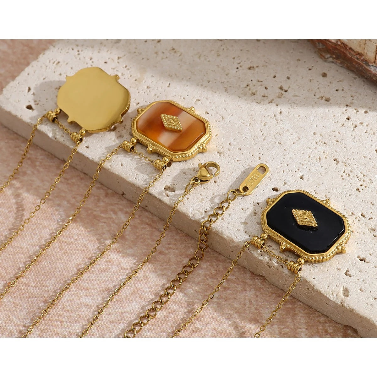 Vintage Luxury Acrylic Charms Pendant Necklaces for Women 18K Gold Plated Trendy Y2K Jewelry