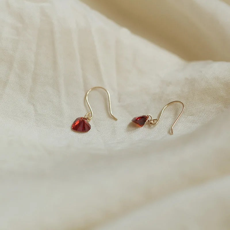 Exquisite Pomegranate Wine Red Zircon Love Heart Dangle Earrings For Women Simple Desin Gold Color Ear Hook Party Jewelry N717