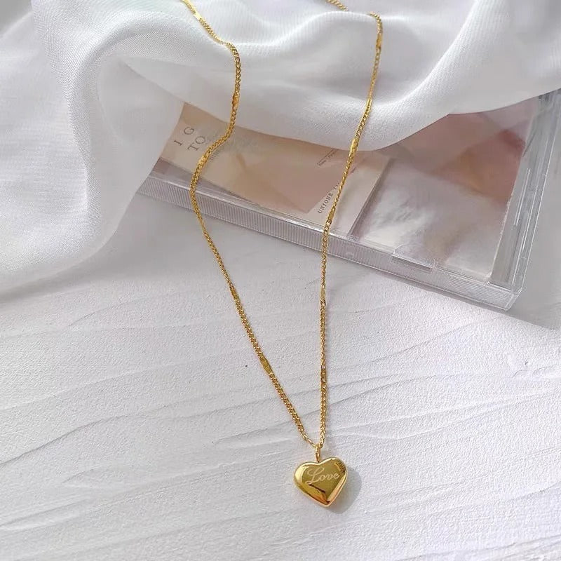 Waterproof Stainless Steel PVD Plate Gold-color Necklace Simple Fashion Peach Heart Engraved Love Collarbone Chain Holiday Gifts