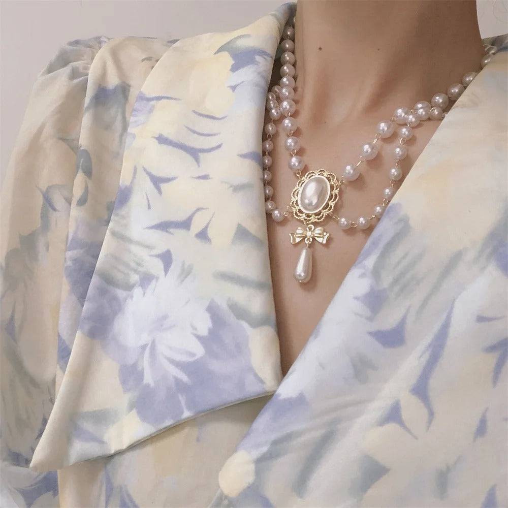 Multi-Layer White Pearl Heart Necklace Vintage Pearl Choker Necklace for Women Elegant Bowknot Pendant Wedding Necklace Jewelry