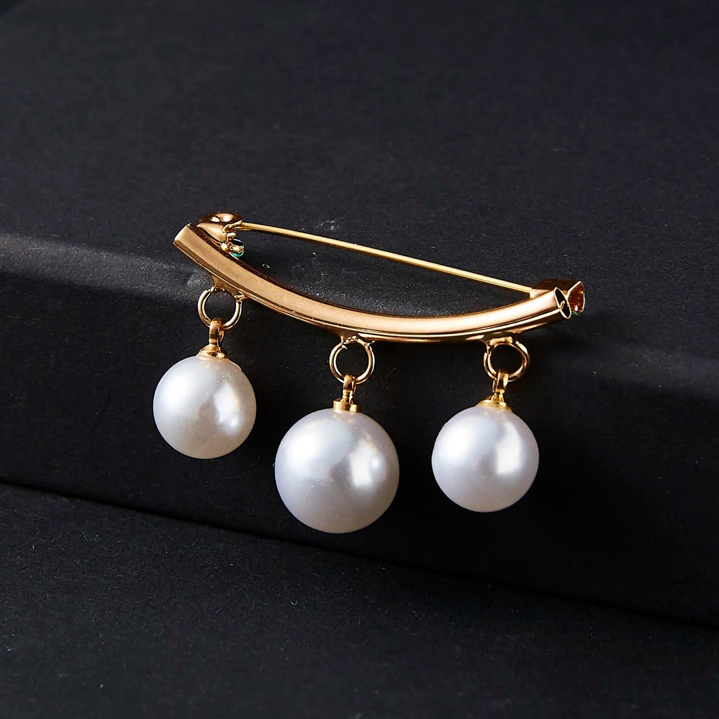 Elegant Fashion Pearls Brooch Pins For Women Fixed Straps Charm Safe Pin Brooches Clothing Clip Badge Dress Buckle Diy Jewelry