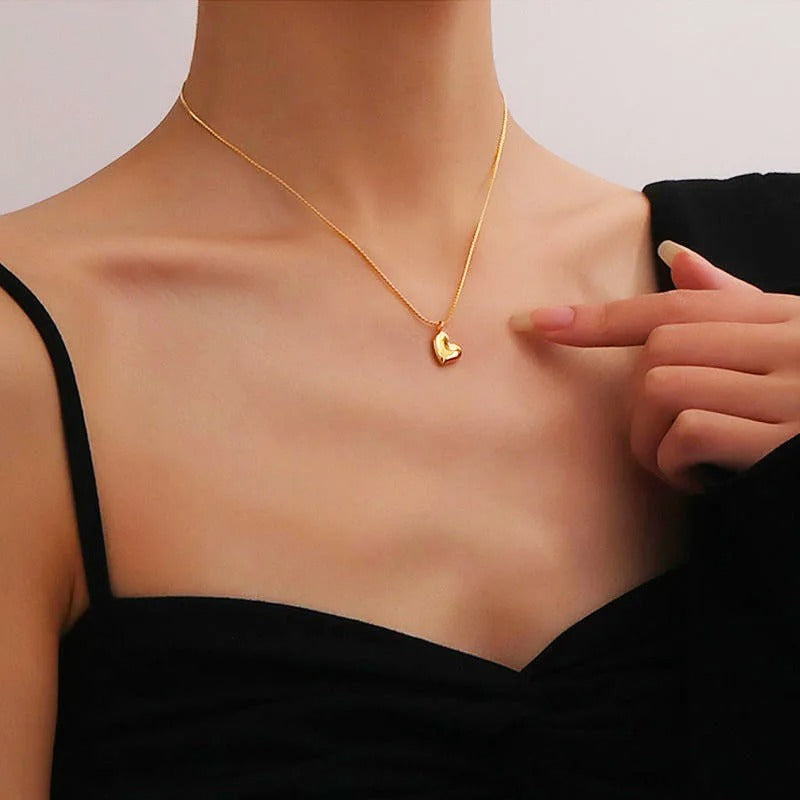Stainless Steel Love Heart Pendant Necklace For Women 2025 New Trendy Temperament Simple Neck Chain Jewelry Gift Choker