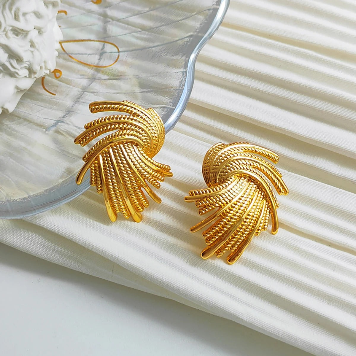 Metal Twist Big Geometric Earrings Unique Gold Color Drop Earrings Women New Fashion Jewelry 2025
