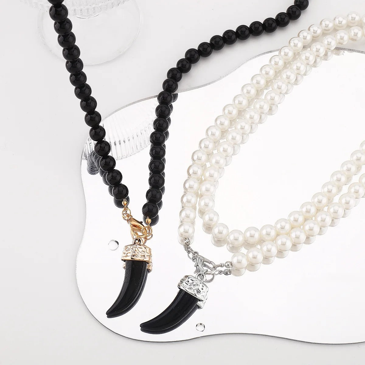 Vintage Women Jewelry Personality Horn Pendant High Quality Pearl Beaded Necklaces 2025 Trend Holiday Party Accessories