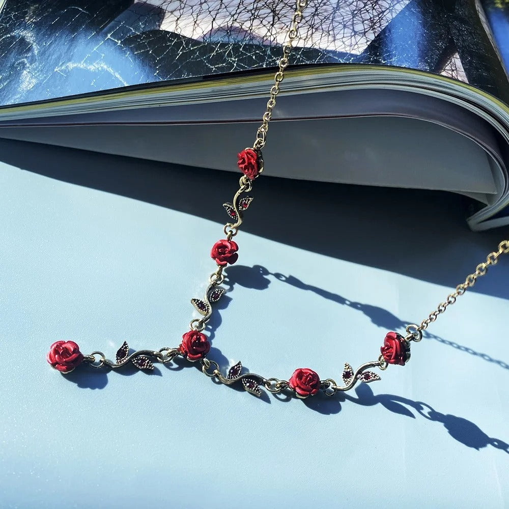 French Retro Bronze Color Y2K Necklace Gothic Red Rose Clavicle Chain Choker Acrylic Flower Pendant Elegant Jewelry