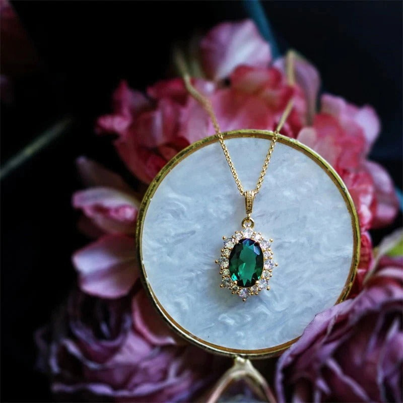 Noble Bright Pendant Necklace for Women Shiny Green Cubic Zirconia Neck Accessories Aesthetic Engagement Wedding Jewelry