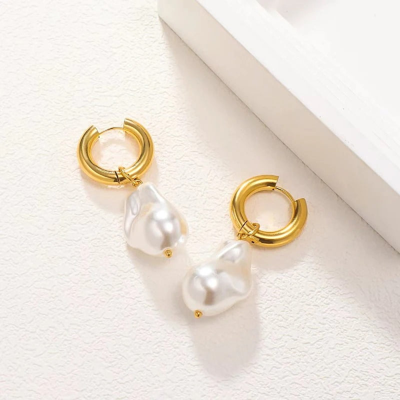 Vintage Baroque Pearl Dangle Earrings for Women Luxury Metal Round Ear Buckle Retro Elegant Jewelry