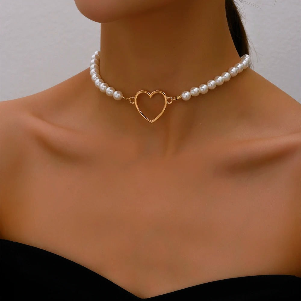 2025 Trend Exaggerated Jewelry Wedding Big Pearl Heart Pendant Necklace For Women Fashion Imitation Pearl Choker Necklace