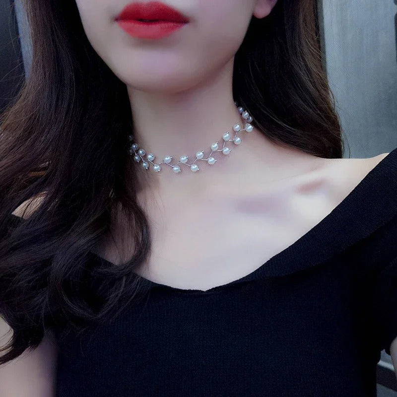 2025 New Arrivals Hot Fashion Black Crystal Necklace Simple Cross Strand Beaded Chokers Necklaces Women Jewelry