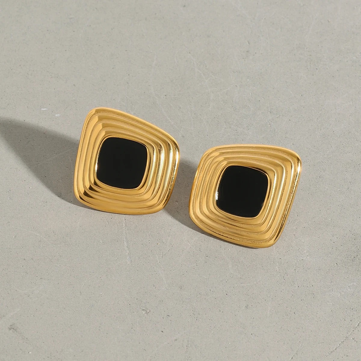 Retro Geometric Black Shell Square Earrings 18K Gold Plated Women