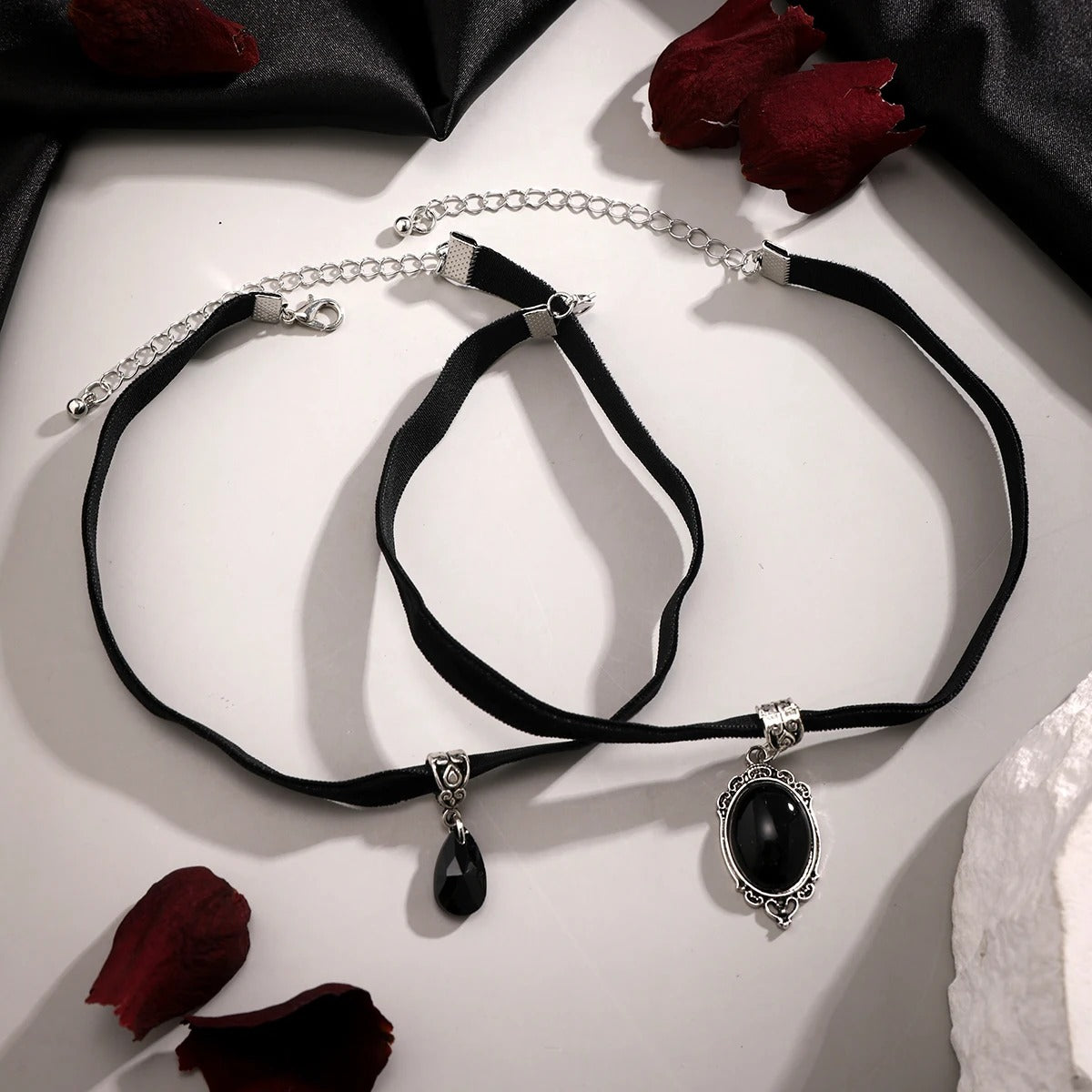 2Pcs Goth Korean Velvet Chain Water Drop Crystal Pendant Choker Necklace for Women Collares Adjustable Choker Halloween Jewelry