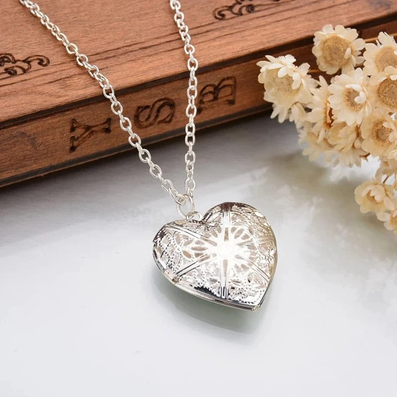 Hollow Heart Pendant Necklace for Women Geometric Charm Love Chain Clavicle Jewelry Statement Christmas Gift
