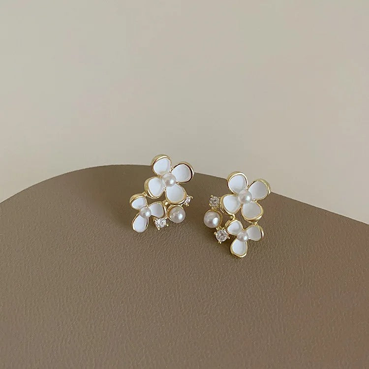 New White Enamel Oil Flower Stud Earrings for Women Cute Single Layer Blooming Gardenia Earrings Trendy Party Small Jewelry