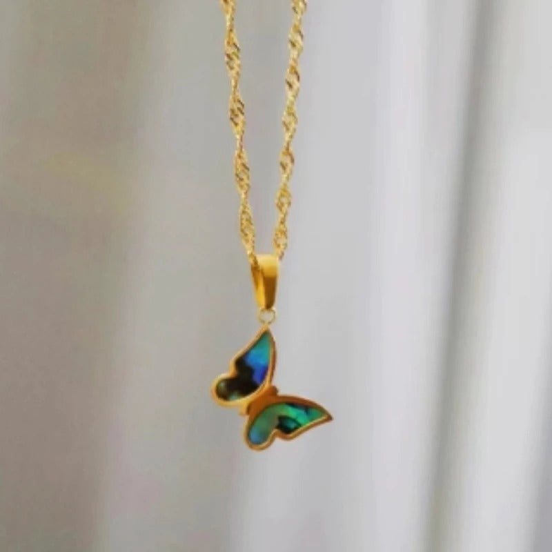 Trendy Stainless Steel Pendant Necklace Shell Inlay Exquisite Shinny Necklace for Women Waterproof Jewelry Gift