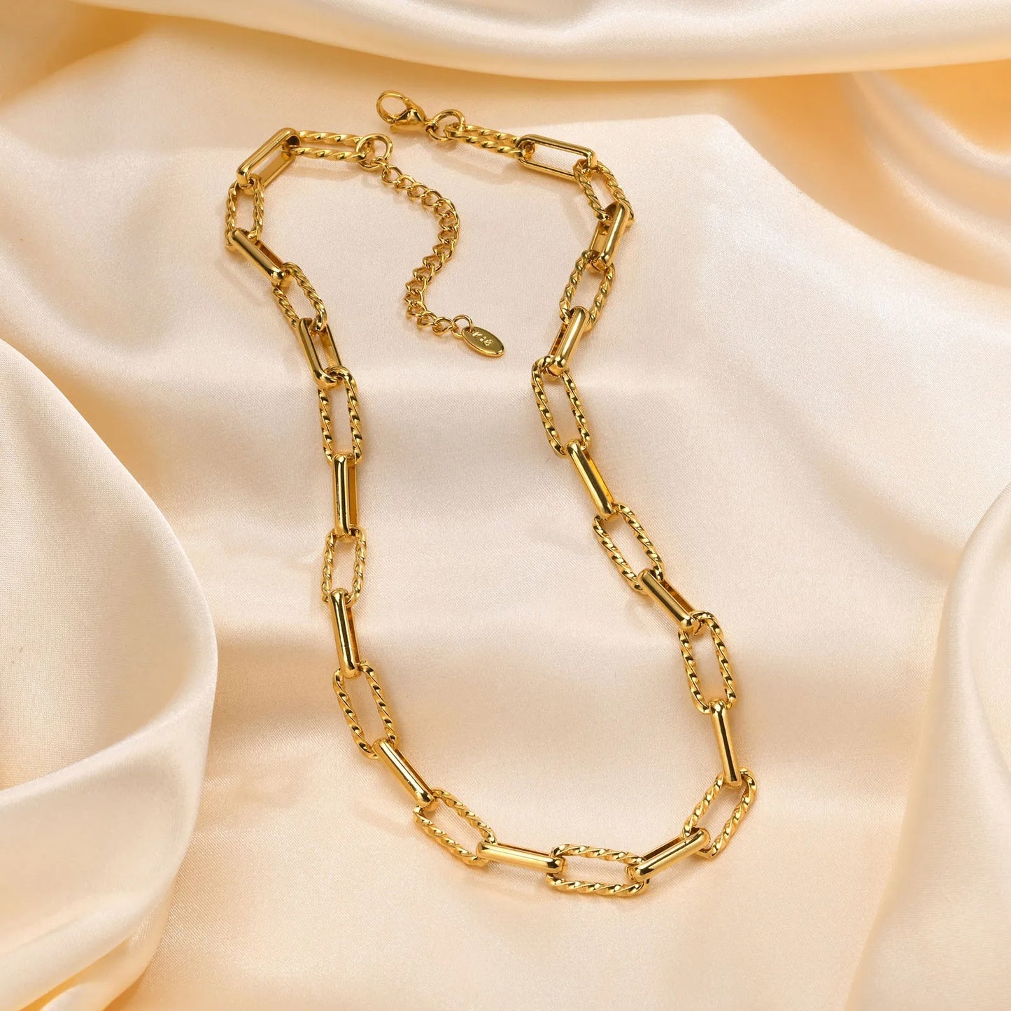 ZAKOL Gold Paperclip Chain Bracelet with Rectangle Charm