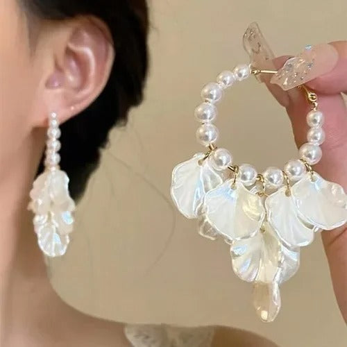 Women's Pearl Petal Ball Earrings Fashion Trend Long Flower Ball Earrings Ear Buckle Party Holiday Jewelry Gifts