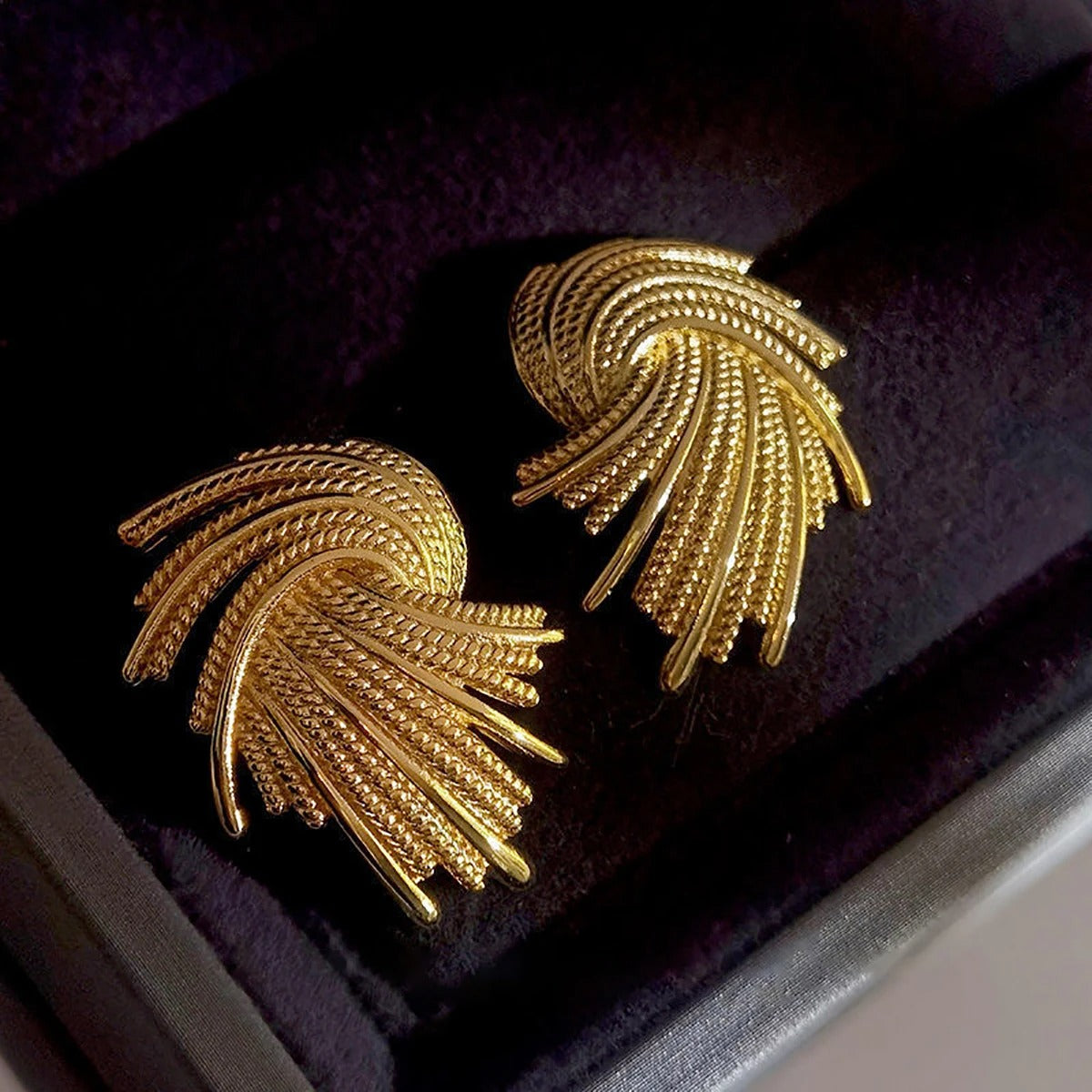 Metal Twist Big Geometric Earrings Unique Gold Color Drop Earrings Women New Fashion Jewelry 2025