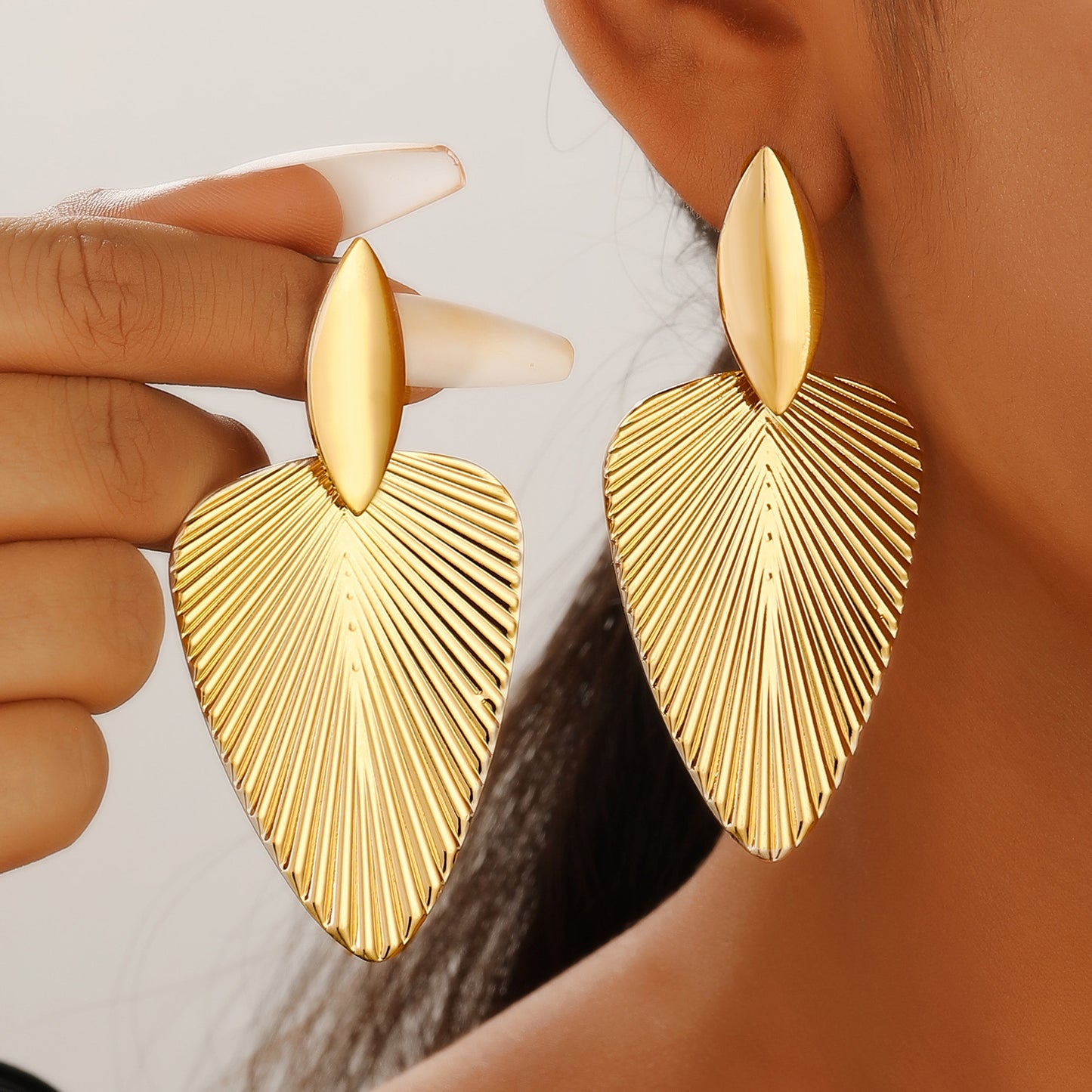 Advanced Metal Textured Leaf Pendant Big Earrings Women's Exaggerated Fashion Party Jewelry Gold Color Geometry Drop Earring