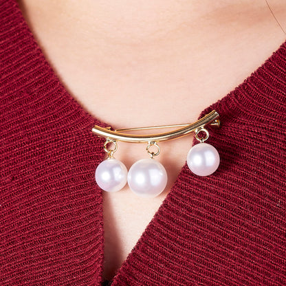 Elegant Pearl Brooch Pin for Women Clothing Accessory