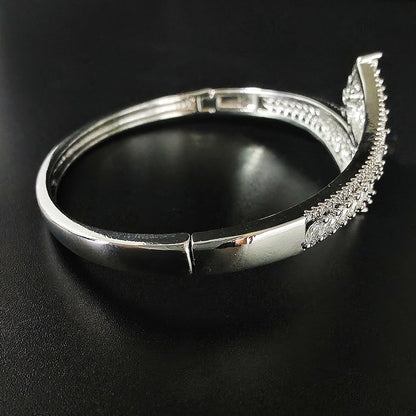 Luxury Carved Bracelet Bangle Women’s Anniversary & Valentine’s Gift