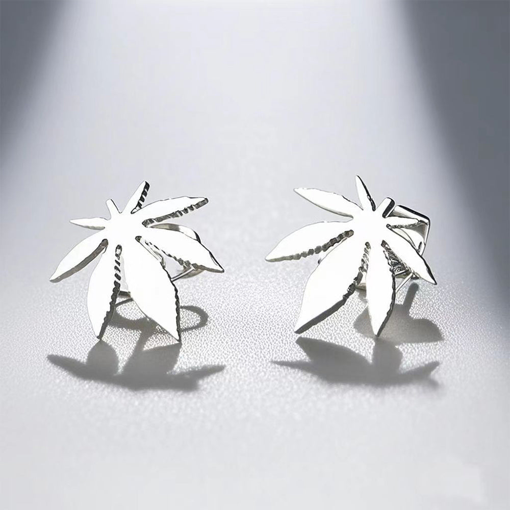 Exquisite Maple Leaf Amulet Fashion Stud Earrings Classic Simple Earrings For Women Jewelry Party Gifts