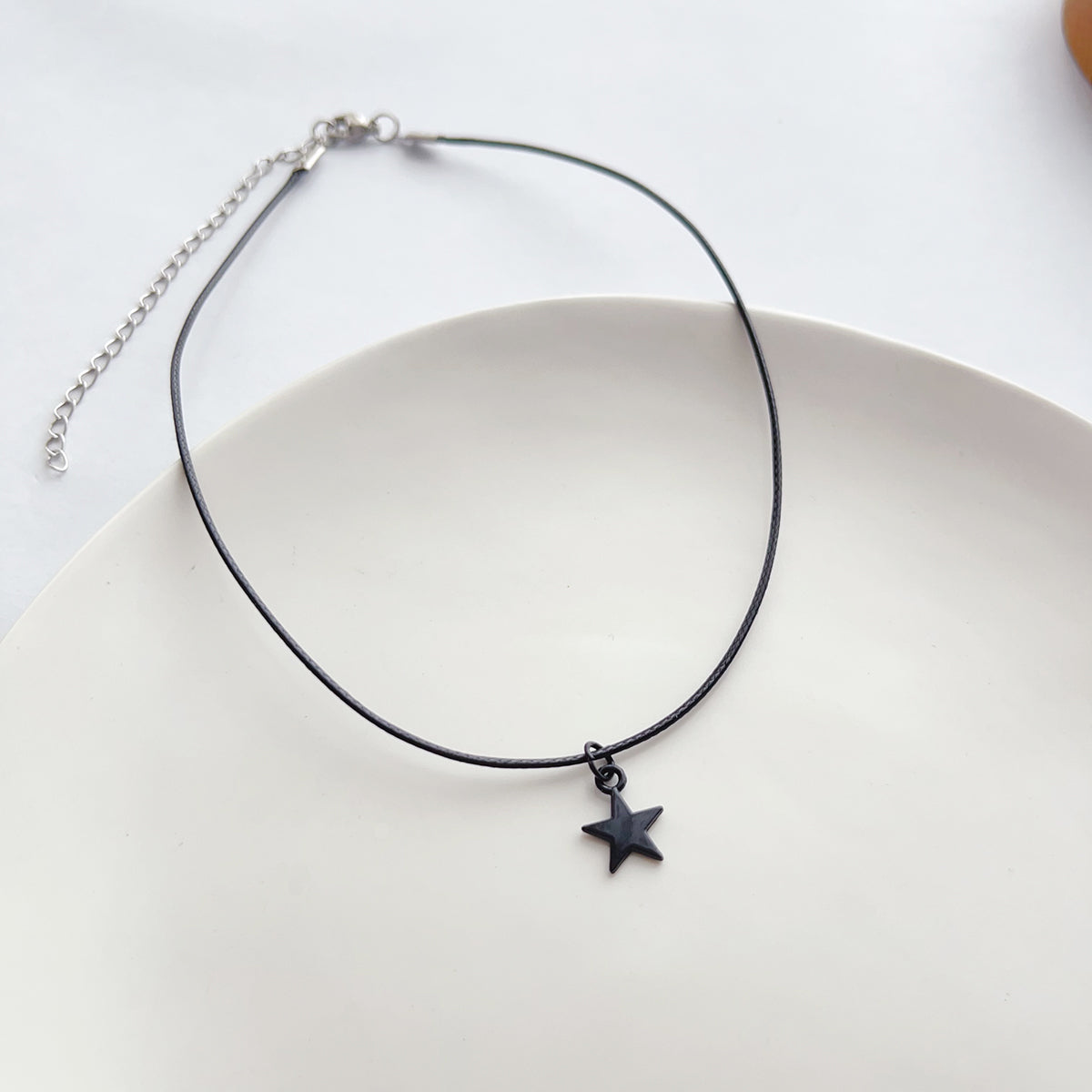 Stylish and simple everything with sweet and cute black five-pointed star pendant choker Choker necklace women's accessories