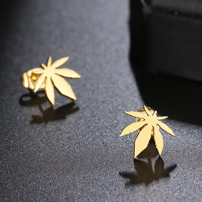 Exquisite Maple Leaf Amulet Fashion Stud Earrings Classic Simple Earrings For Women Jewelry Party Gifts
