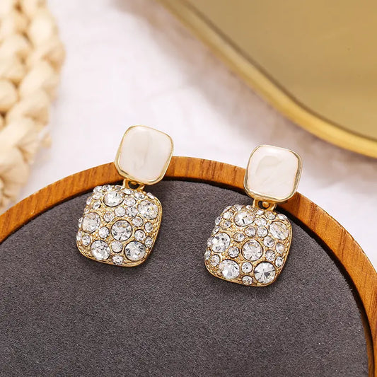 New Vintage White Shiny Crystal Geometric Women Earrings Contracted Sweet Lovely Fine Shiny Drop Earrings Jewelry