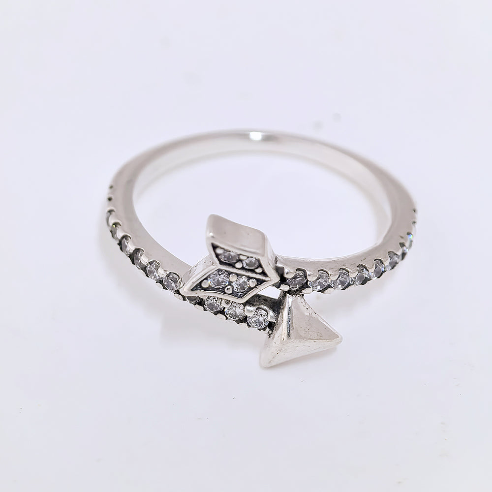 Pandora Sparkling Arrow Ring | S925 ALE