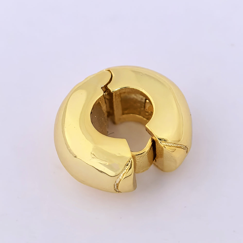 Pandora Round Clip Charm | 14k Gold-Plated