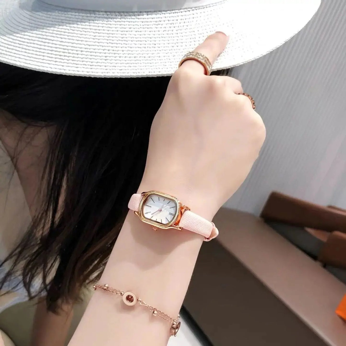 Fashion popular compact girl's watch Cute leather quartz fashion watch gift