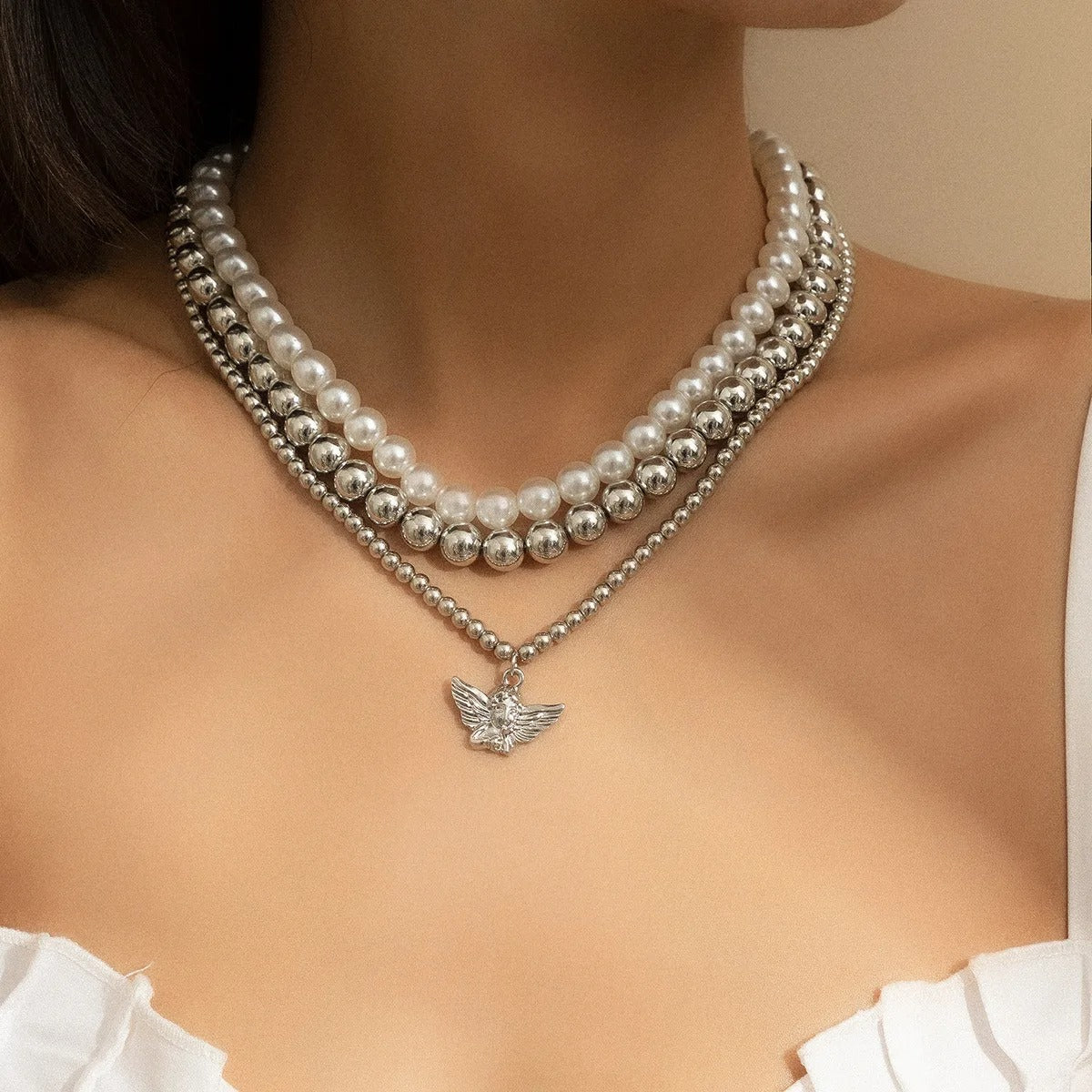 Multi-Layer White Imitation Pearl Necklace Bead Chain Punk Ladies Wedding Short Necklace Girl Charm Banquet Jewelry