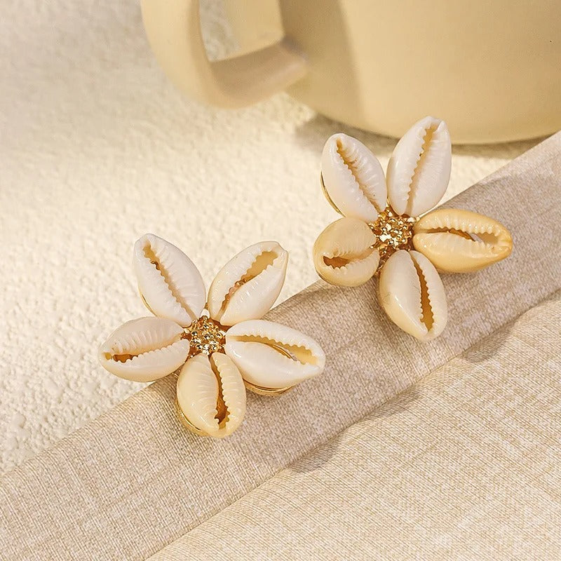 Bohemia Shell Stud Earring for Women Summer Beach Pearl Conch Drop Geometric Earring Girls Fashion Wedding Jewelry Gifts