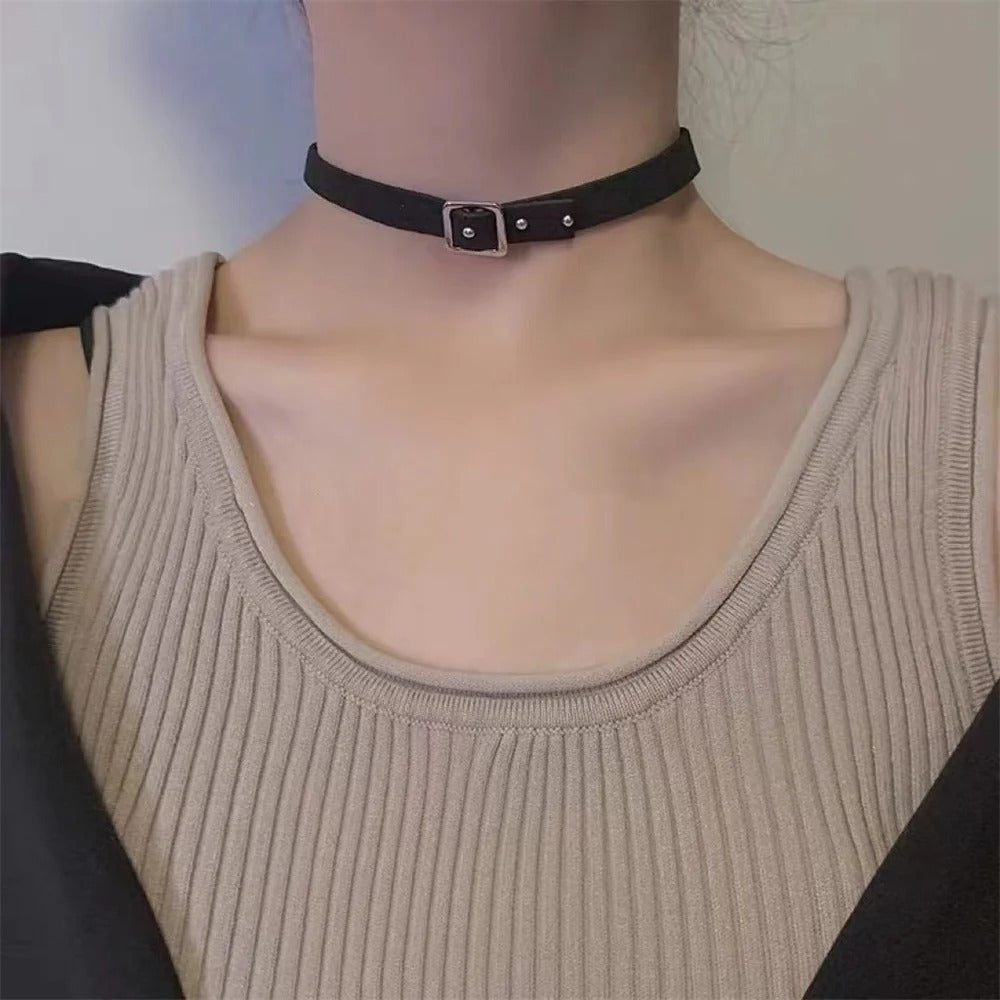 Black Leather Gothic Choker Necklace for Women Vintage Style