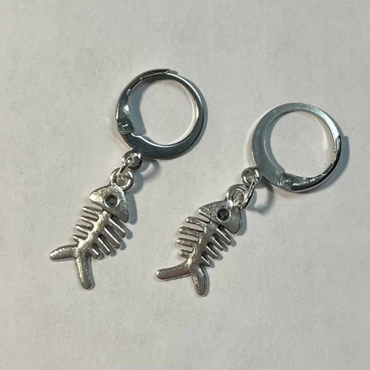 Handmade y2k punk silvery fish skeleton stainless steel hoop huggie earrings