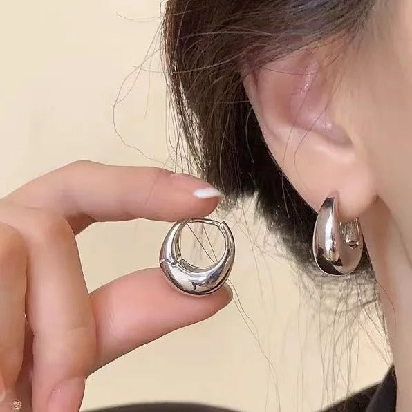 Silver Vintage Round Earrings For Women Trendy Metal Hoop Earring Jewelry Prevent Allergy Party Accessories Gifts.