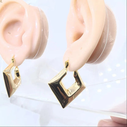 Hollow Square Geometry Hoop Earrings Hypoallergenic Gold Plated Stainless Steel Accessories OL Women Decoration Fashion Jewelry