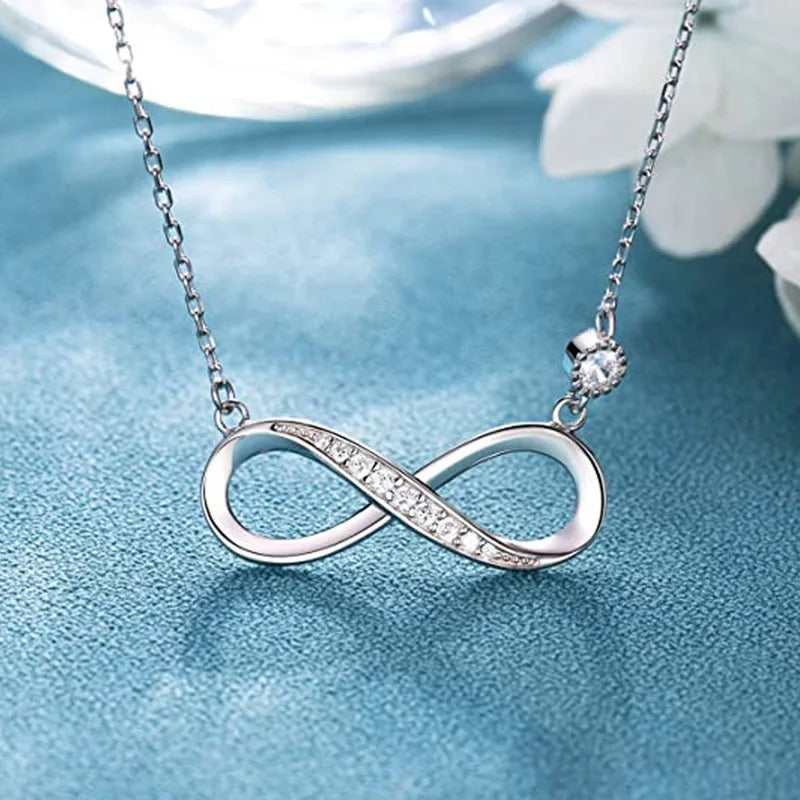 Stylish Lady Daily Wearable Necklace with Bright Zirconia Silver Color Pendant Jewelry for Engagement Trendy Jewelry Gift