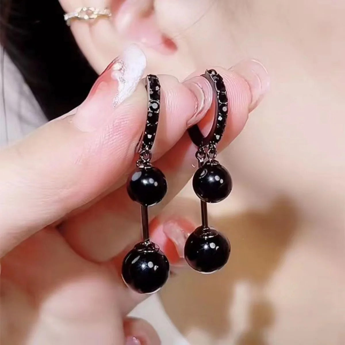 Retro Black Imitation Pearl Ball Drop Earrings For Women Luxury Elegant Black Beads Dangle Earring Punk Jewelry Gift