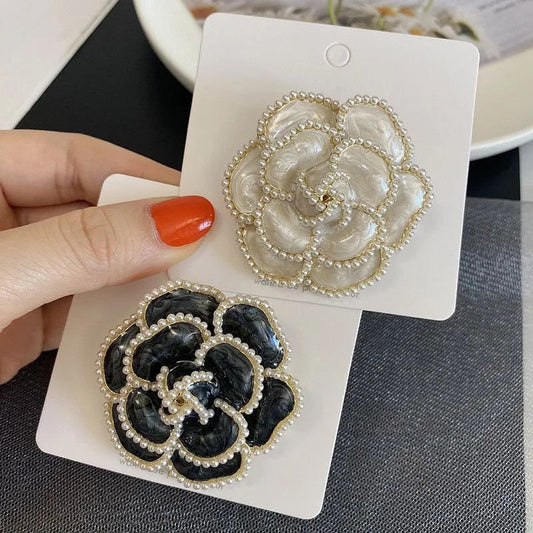 Fashion Enamel Pearl Camellia Flower Brooch – Elegant Rose Pin for Women’s Suits, Party & Office Wear