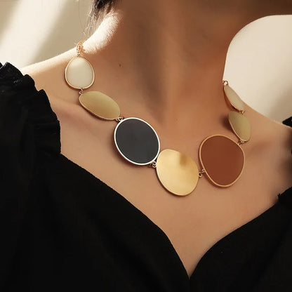Metal Disc Pendant Choker Necklace For Girls Golden Chains Vintage Big Round Wafer Dangle Statement Necklaces Women Jewelry