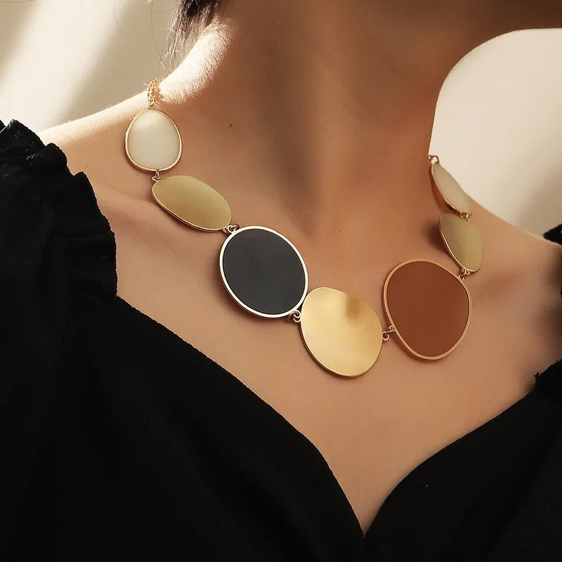 Metal Disc Pendant Choker Necklace For Girls Golden Chains Vintage Big Round Wafer Dangle Statement Necklaces Women Jewelry