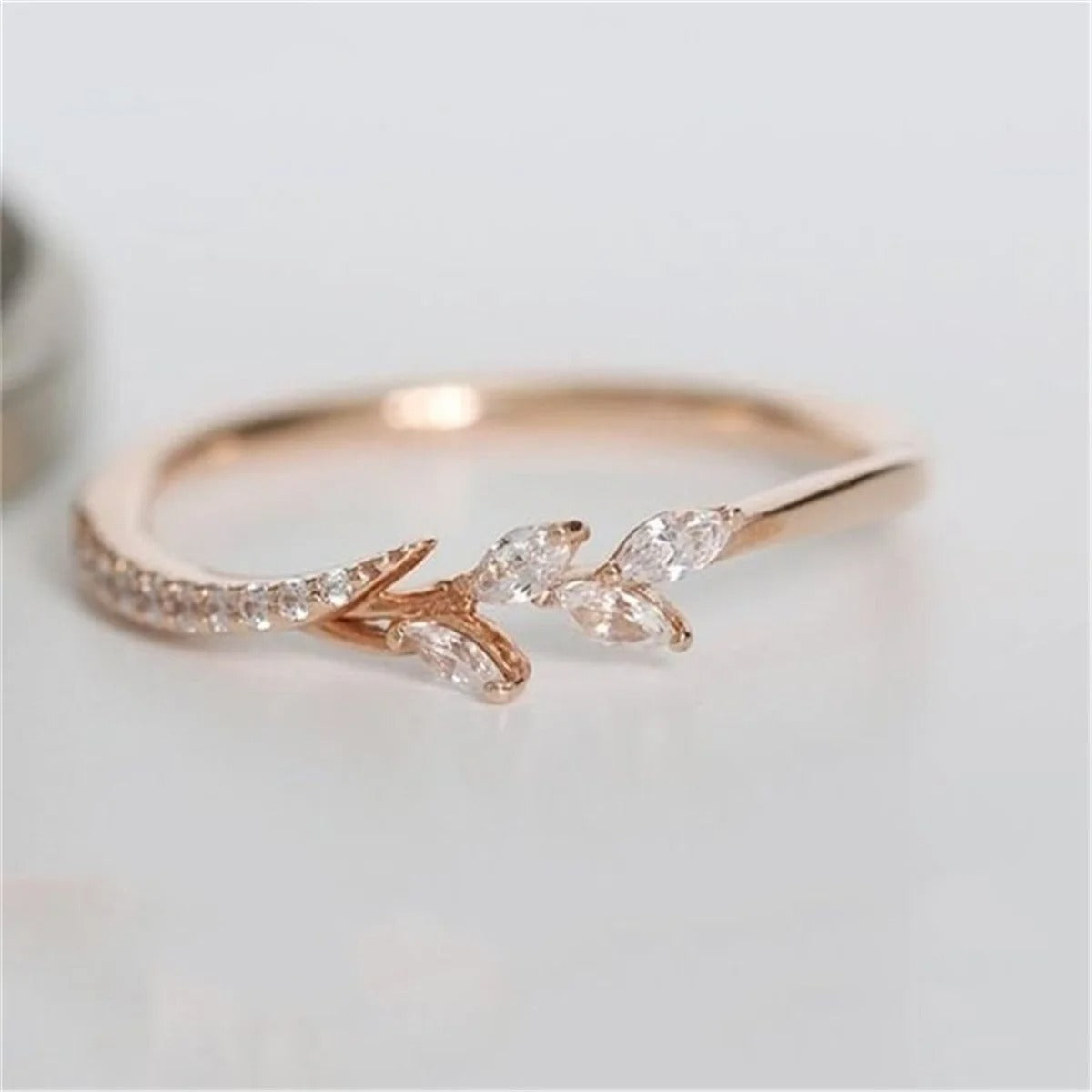 Women's Rose Gold Leaf Ring Inlay CZ Finger Ring for Wedding Party