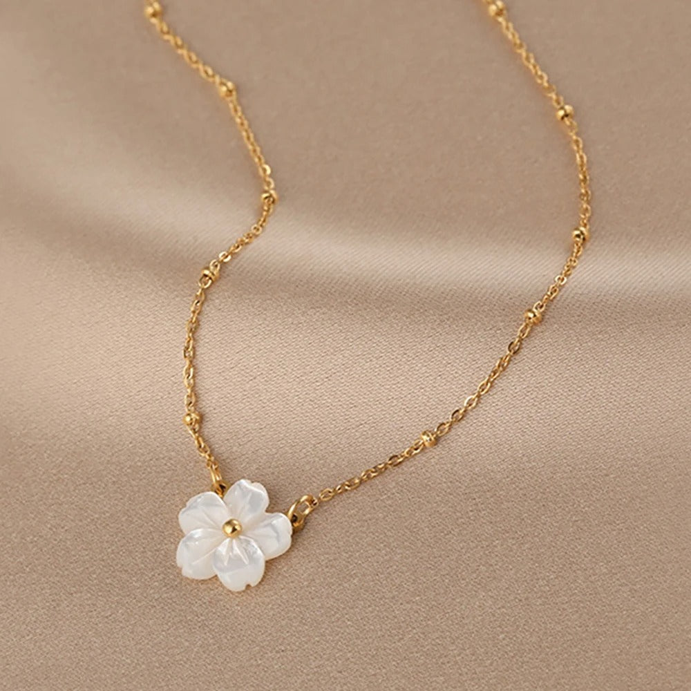 Fashion White Shell Sakura Pendant Necklace Vintage Stainless Steel Metal 2025 Exquisite Charm Flower Jewelry Gift