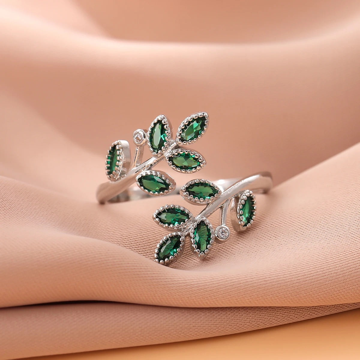 New Fashion Green Crystal Leaves Silver Personality Temperament Creative Exquisite Opening Rings