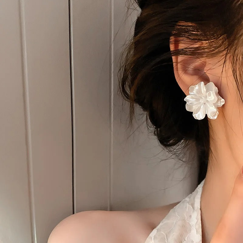 Acrylic White Camellia Flowers Stud Earrings for Women Fashion Temperament Fairy core  Earring Party Wedding Jewelry